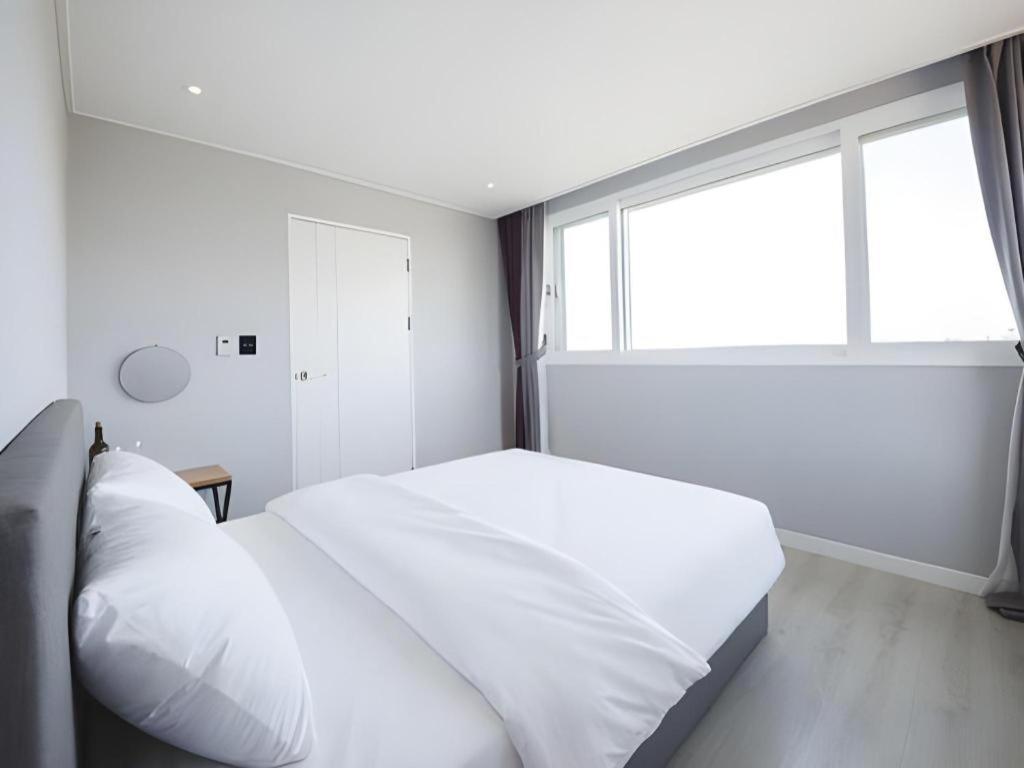 Sallys Jeju Hotel Zewnętrze zdjęcie